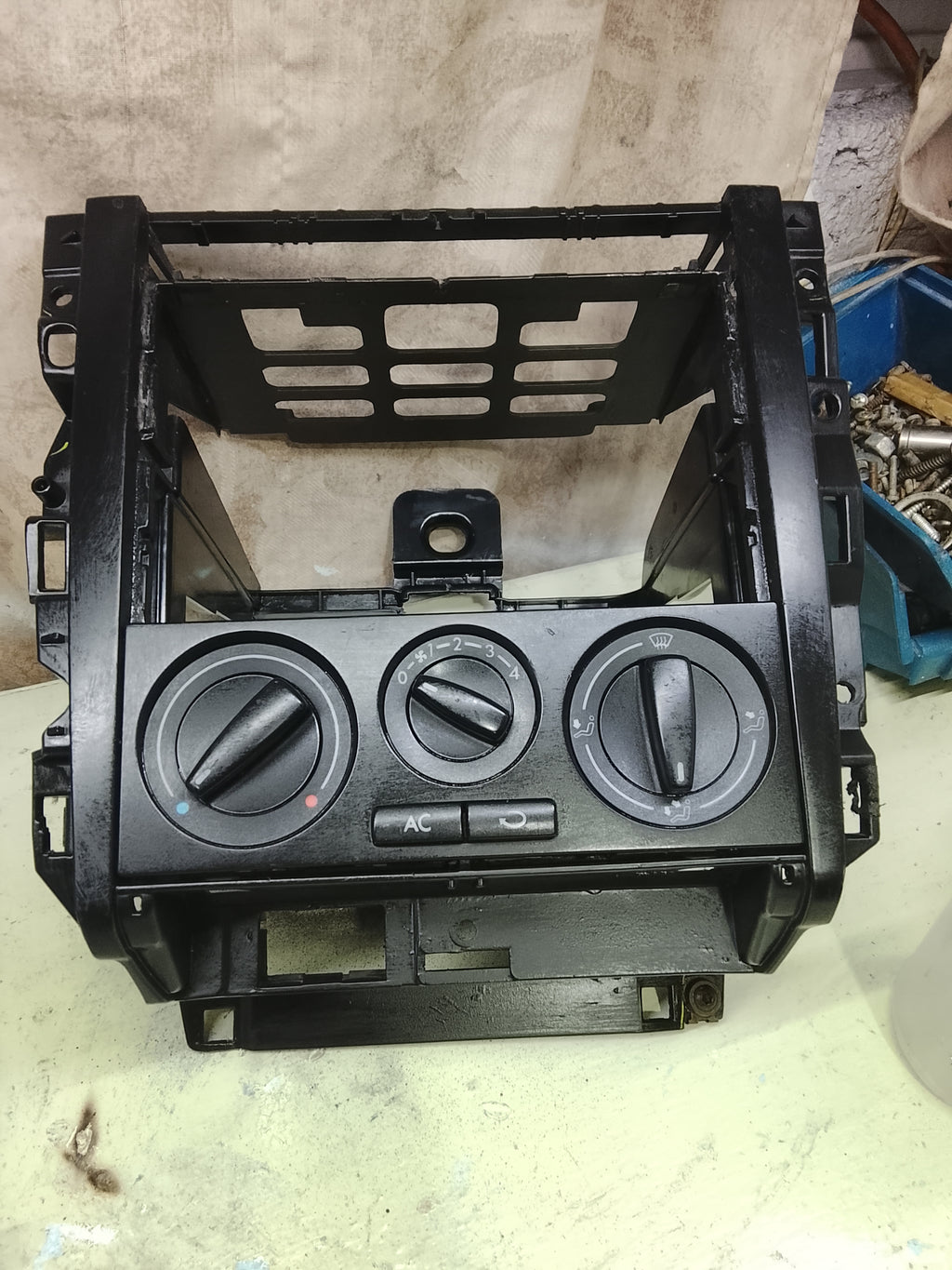 Panel Control A/C y Calefacción VW Jetta MK4 / Golf MK4 / Bora / New Beetle – Usado