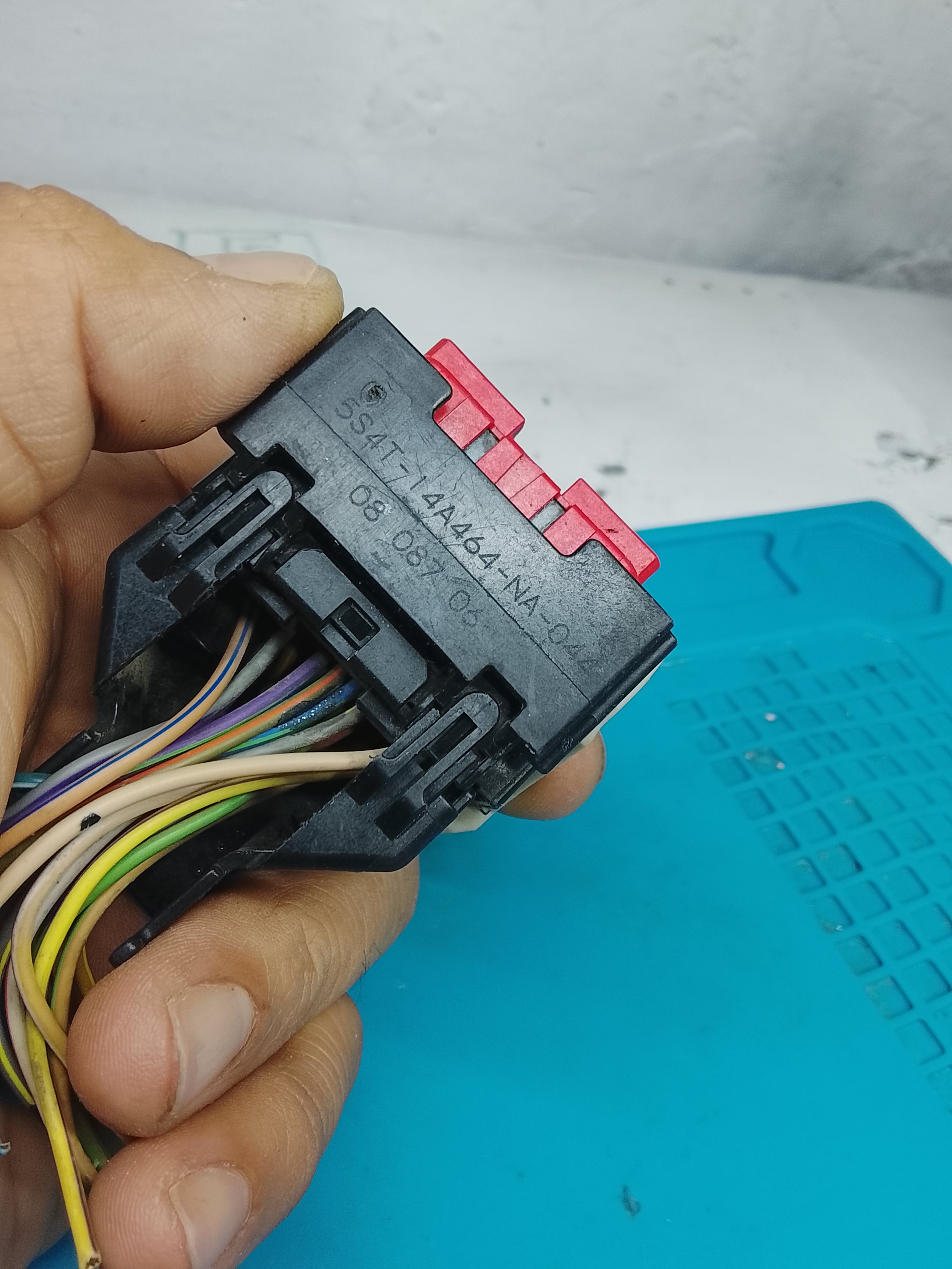 Arnés Conector ECU Ford 5S4T-14A464-NA (Usado)