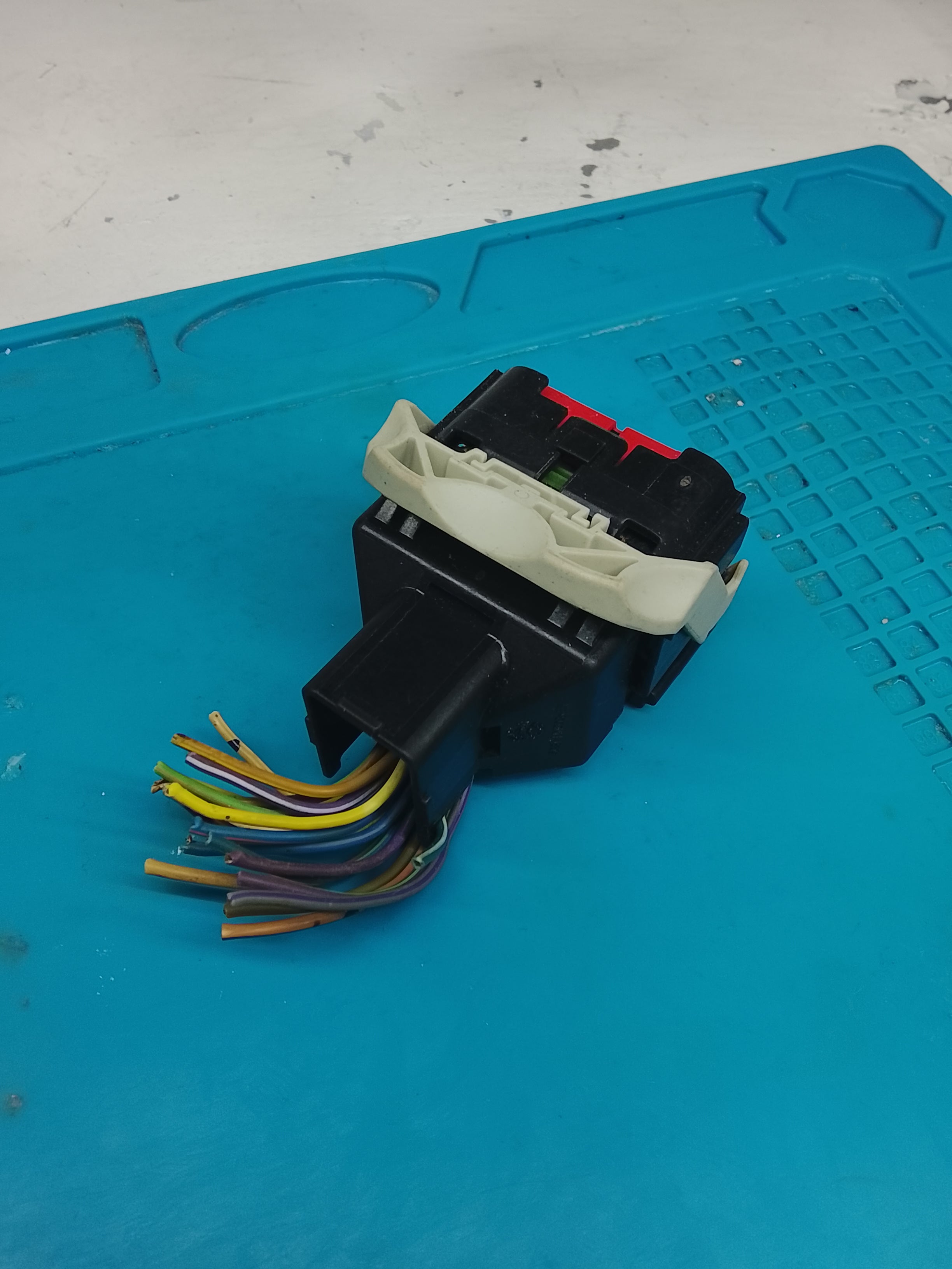 Arnés Conector ECU Ford 5S4T-14A464-NA (Usado)